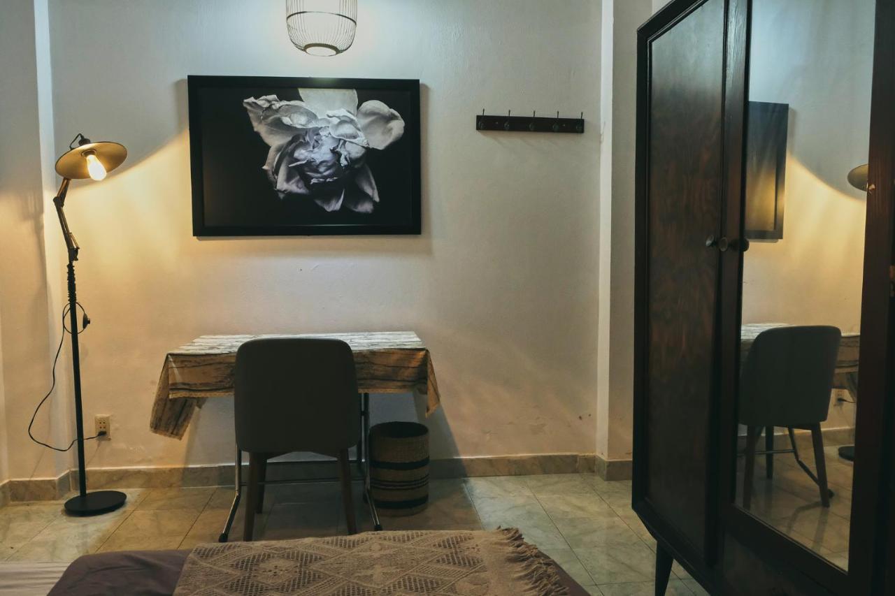 Peaceful Saigon - Entire House 1br In District 1 - Pet-friendly Căn hộ *